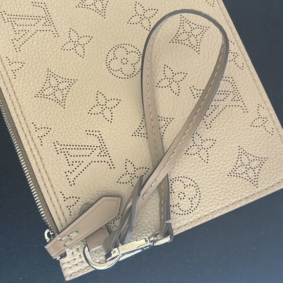 Bundle ✨ Authentic Louis Vuitton Wrist Clutches ONLY - Picture 3 of 8
